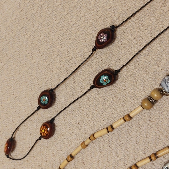 Lot of Necklaces - Picture 16 of 16